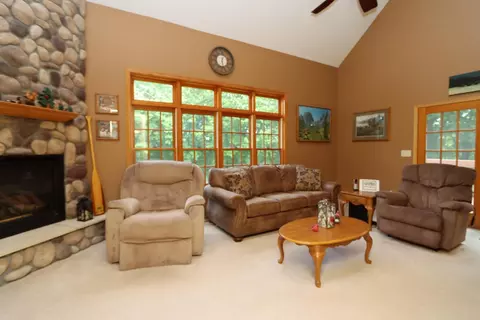 38462 498th St, North Mankato, MN 56003