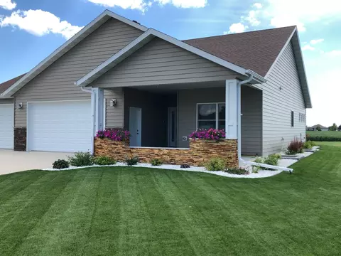 647 43 12 Ave S, Moorhead, MN 56560