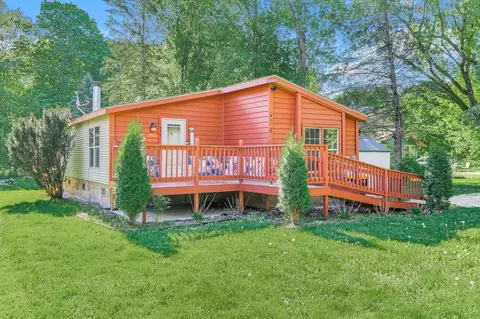 426 Railroad Ave, Ellsworth, WI 54011