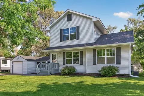 61 Circle Dr, Circle Pines, MN 55014
