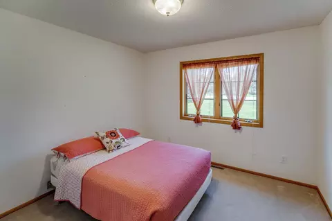 Bedroom - 11700 Forestview Dr, Baxter, MN 56425 photo 1 of 6