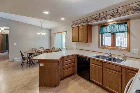 Kitchen - 11700 Forestview Dr, Baxter, MN 56425 photo 3 of 3