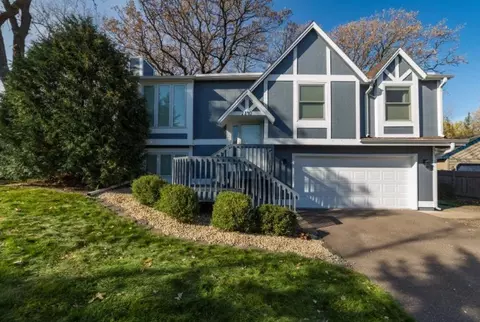 2840 Mayflower Ave, Hopkins, MN 55305
