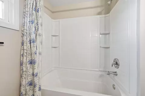Bath - 11128 Johnson Rd, Chisholm, MN 55719 photo 2 of 2