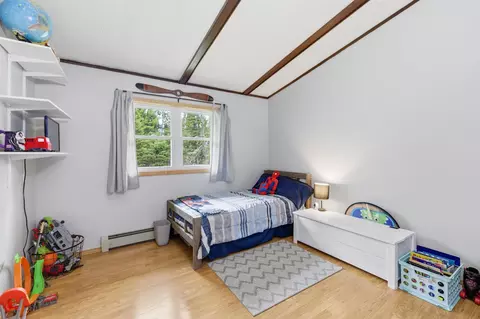 Bedroom - 11128 Johnson Rd, Chisholm, MN 55719 photo 3 of 3