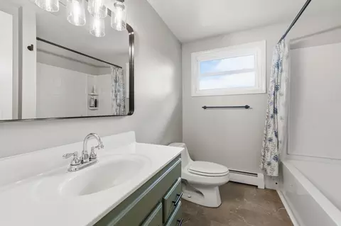 Bath - 11128 Johnson Rd, Chisholm, MN 55719 photo 1 of 2