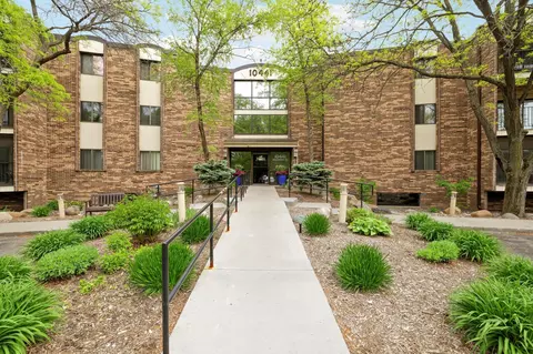 10441 Greenbrier Rd #311, Minnetonka, MN 55305