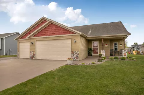904 7th St NE, Rice, MN 56367