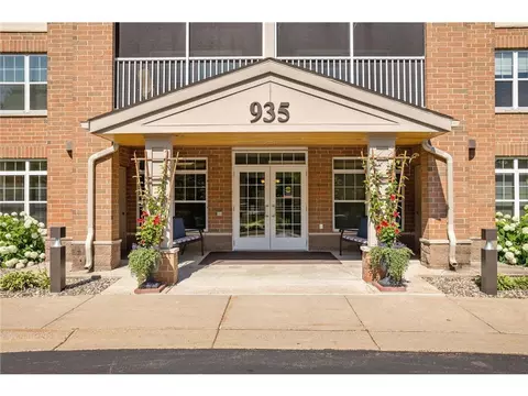 935 Ferndale St N #317, Maplewood, MN 55119