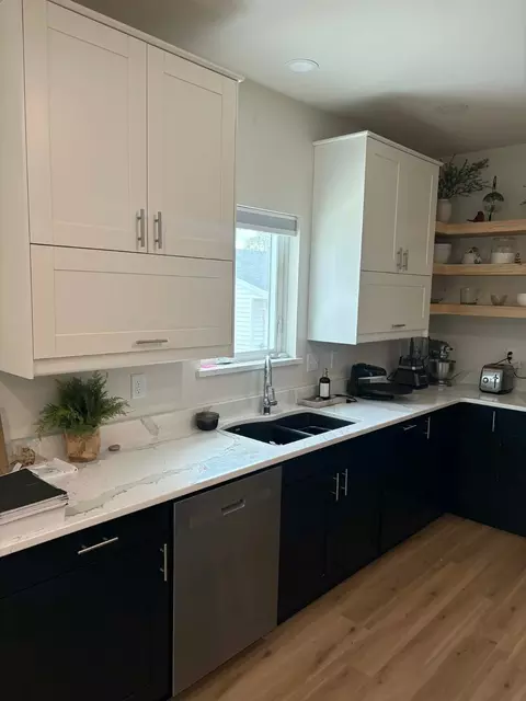 Kitchen - 916 E Main St, Caledonia, MN 55921 photo 3 of 5