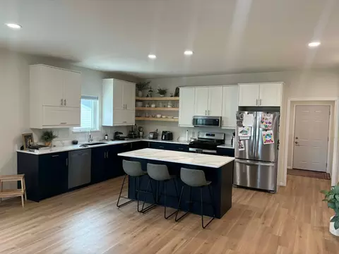 Kitchen - 916 E Main St, Caledonia, MN 55921 photo 2 of 5