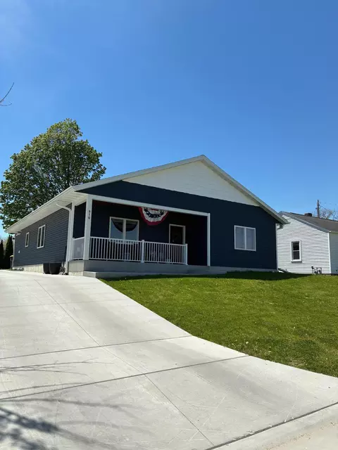 Exterior - 916 E Main St, Caledonia, MN 55921 photo 4 of 4