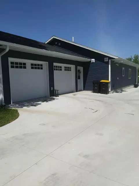 Exterior - 916 E Main St, Caledonia, MN 55921 photo 2 of 4