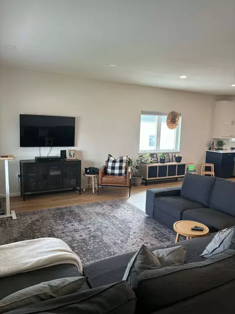 Living - 916 E Main St, Caledonia, MN 55921 photo 2 of 3