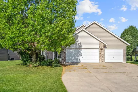2012 Sunnyview Ln, Northfield, MN 55057