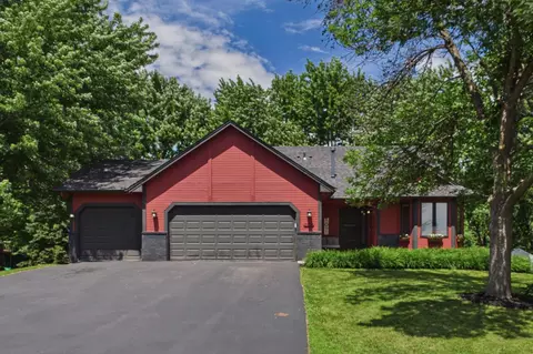 2208 Grimm Rd, Chaska, MN 55318