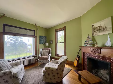 Living - 27 S 21st Ave E, Duluth, MN 55812 photo 7 of 8