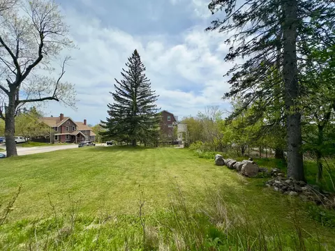 Exterior - 27 S 21st Ave E, Duluth, MN 55812 photo 14 of 23