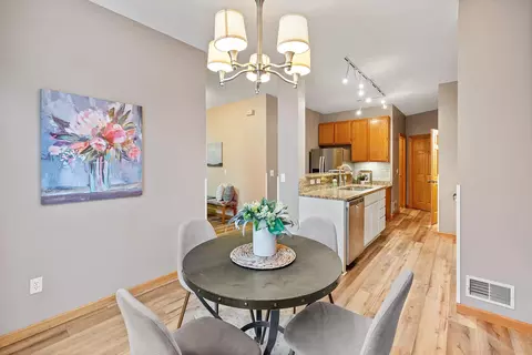 Dining - 3629 Vermilion Ct N #1106, Eagan, MN 55122 photo 4 of 4