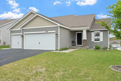 1989 Attenborough St, Shakopee, MN 55379