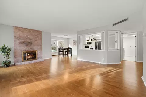 3030 Saint Albans Mill Rd #115, Minnetonka, MN 55305