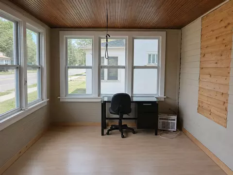 Exterior - 1310 Oak St, Brainerd, MN 56401 photo 3 of 4