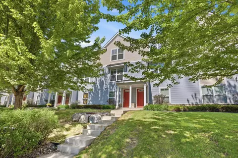 3115 Clover Ridge Dr, Chaska, MN 55318