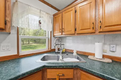 Kitchen - 17596 Lake St E, Osakis, MN 56360 photo 2 of 2