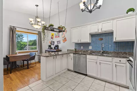 Kitchen - 18120 Covington Path, Minnetonka, MN 55345 photo 2 of 4