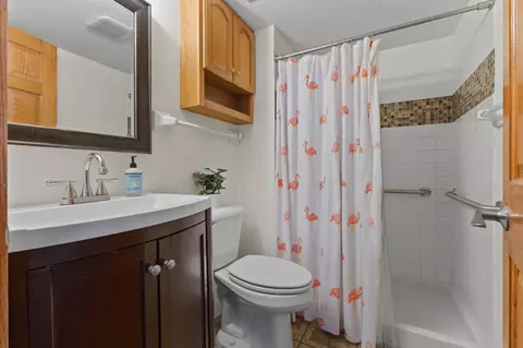 Bath - 18120 Covington Path, Minnetonka, MN 55345 photo 2 of 2