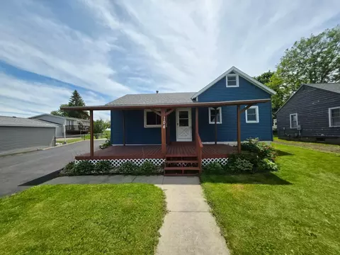 104 5th St SW, Kasson, MN 55944