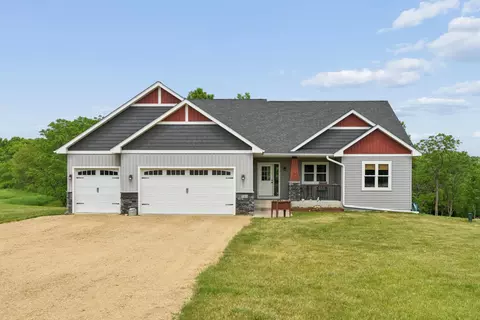 140 Hill Crest Ct, Glenwood City, WI 54013
