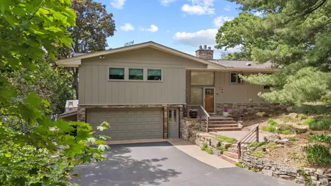 314 N Cove Rd, Hudson, WI 54016