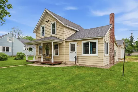 278 Chestnut St NE, Mazeppa, MN 55956