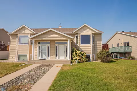 4775 Harvest Dr S, Fargo, ND 58104