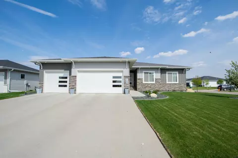 5674 43rd St S, Fargo, ND 58104