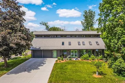 1170 Evergreen Ln N, Plymouth, MN 55441
