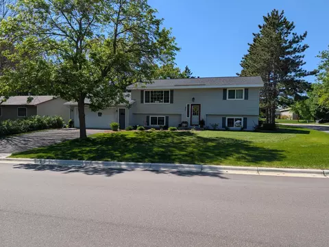 251 Highland St W, Annandale, MN 55302