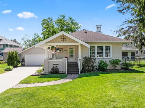 304 3rd St NW, Kasson, MN 55944