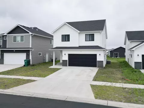 7047 Benji Ln, Horace, ND 58047