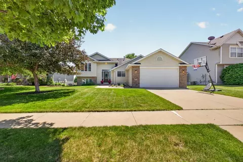 480 Manor Ridge Dr NW, Rochester, MN 55901
