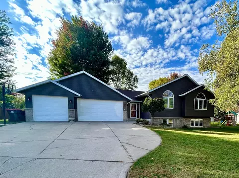 110 Uren Ln, Redwood Falls, MN 56283