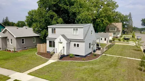 521 E 5th St, Redwood Falls, MN 56283