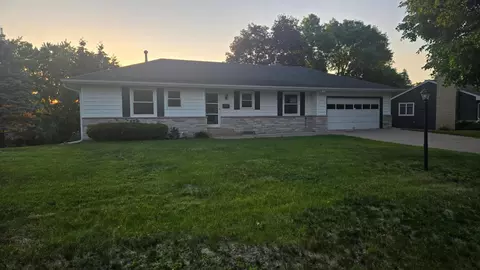 3015 Quail Ave N, Golden Valley, MN 55422