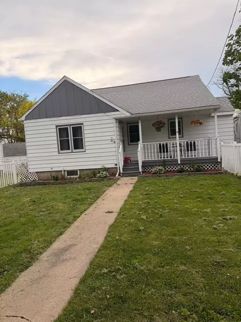 204 3rd St, Lyle, MN 55953