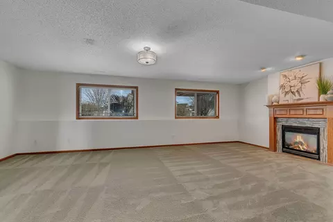 Living - 1540 Timberdoodle Dr, Saint Cloud, MN 56303 photo 8 of 9