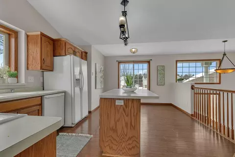 Kitchen - 1540 Timberdoodle Dr, Saint Cloud, MN 56303 photo 2 of 4