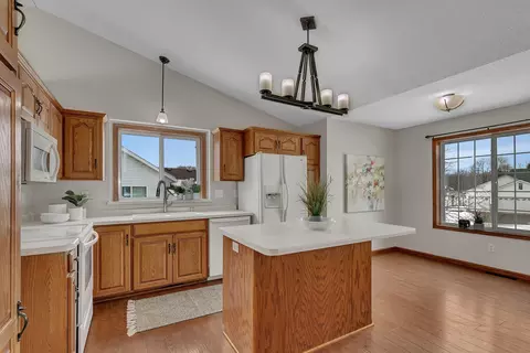 Kitchen - 1540 Timberdoodle Dr, Saint Cloud, MN 56303 photo 1 of 4
