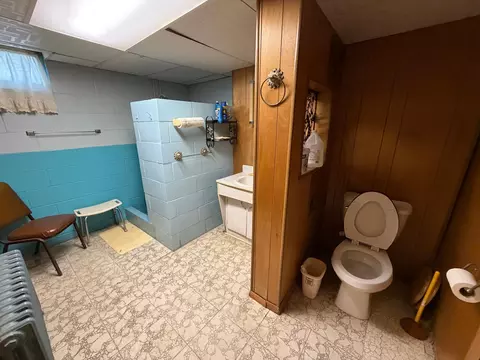 Bath - 137 2nd St E, Tracy, MN 56175 photo 3 of 4