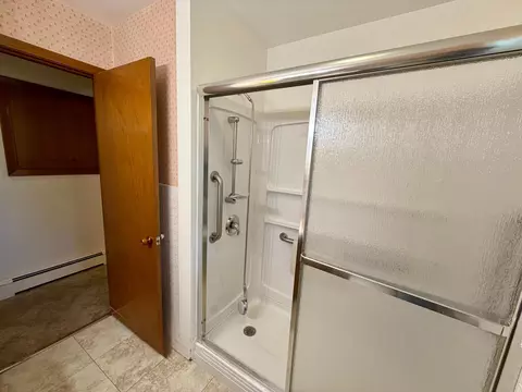 Bath - 137 2nd St E, Tracy, MN 56175 photo 2 of 4